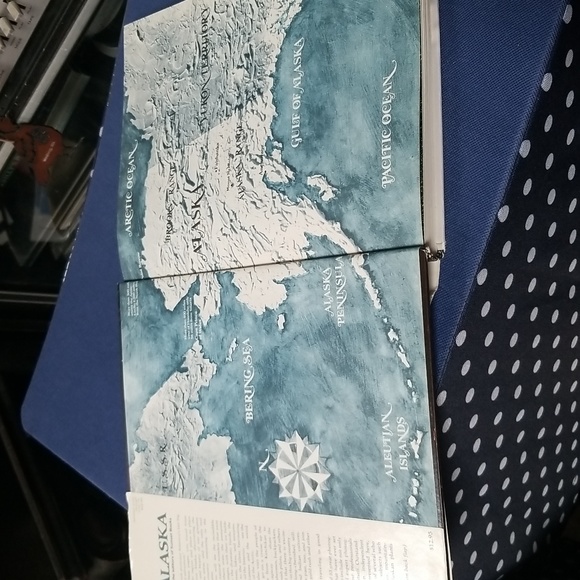 ✨ALASKA COFFEE TABLE BOOK - Picture 4 of 11